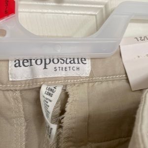 Aeropostale stretch 1/2 long  new pants cream color